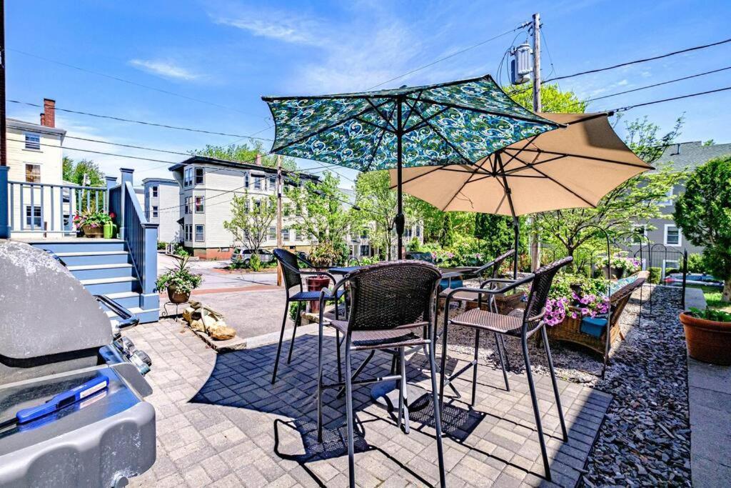 Historic Corner Apartment With Patio & Off Street Parking Portland Kültér fotó